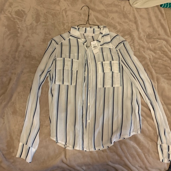 Button down blouse - Picture 1 of 3